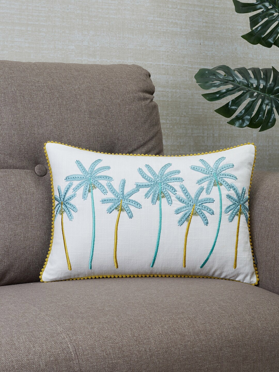 

HomeTown Unisex Blue & White Geometric Rectangle Cushion Covers