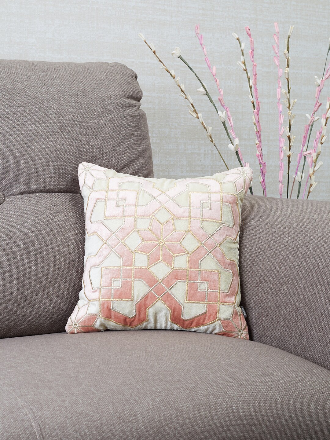 

HomeTown Beige & Peach-Coloured Geometric Square Cushion Covers
