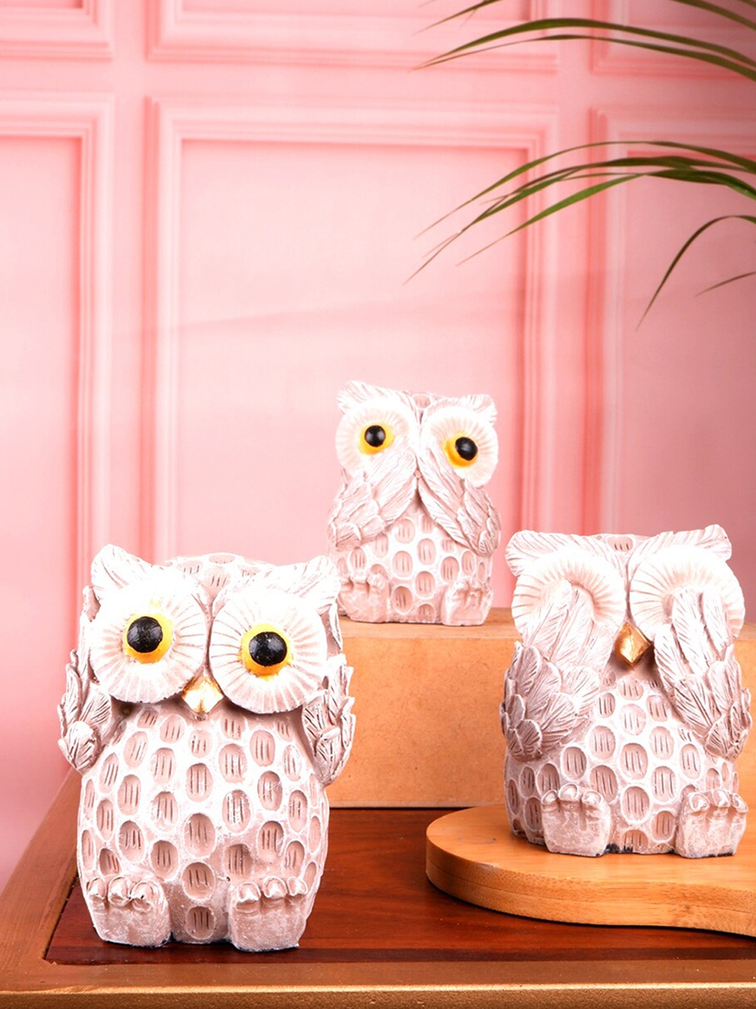 

THE WHITE INK DECOR Beige & Black Textured Owl Figurine Showpiece