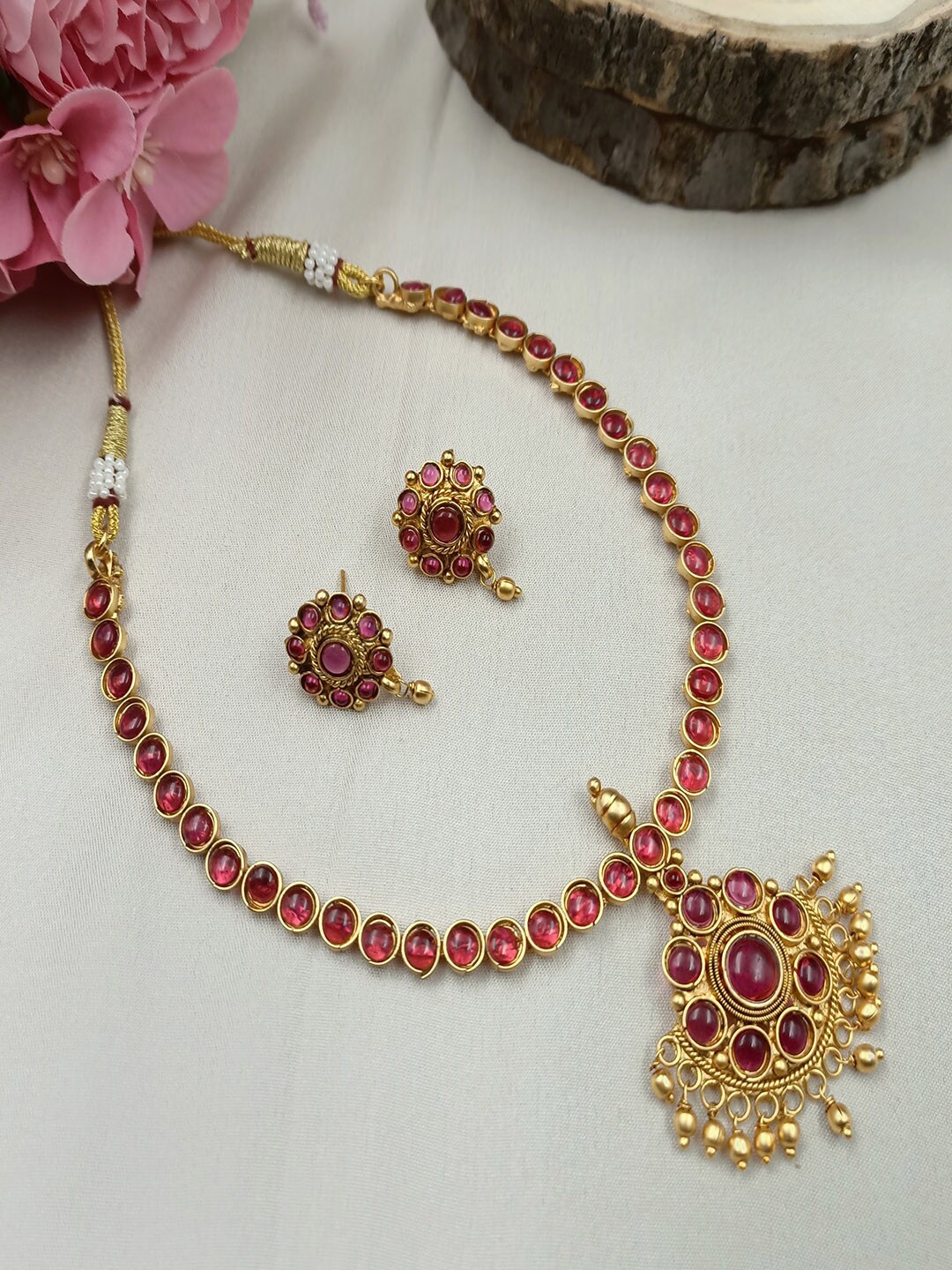 

StileAdda Gold-Plated Gold Toned Red Kundan Studded Kemp Jewellery Set