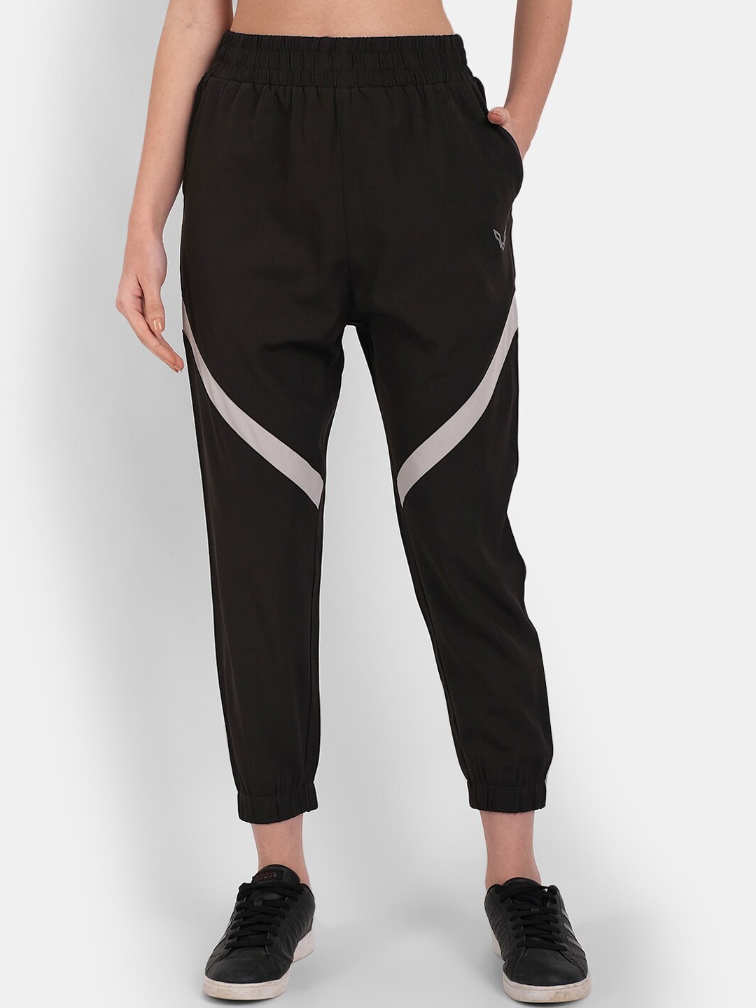

MKKO Women Black Solid Regular-Fit Training & Gym Jogger Track Pants