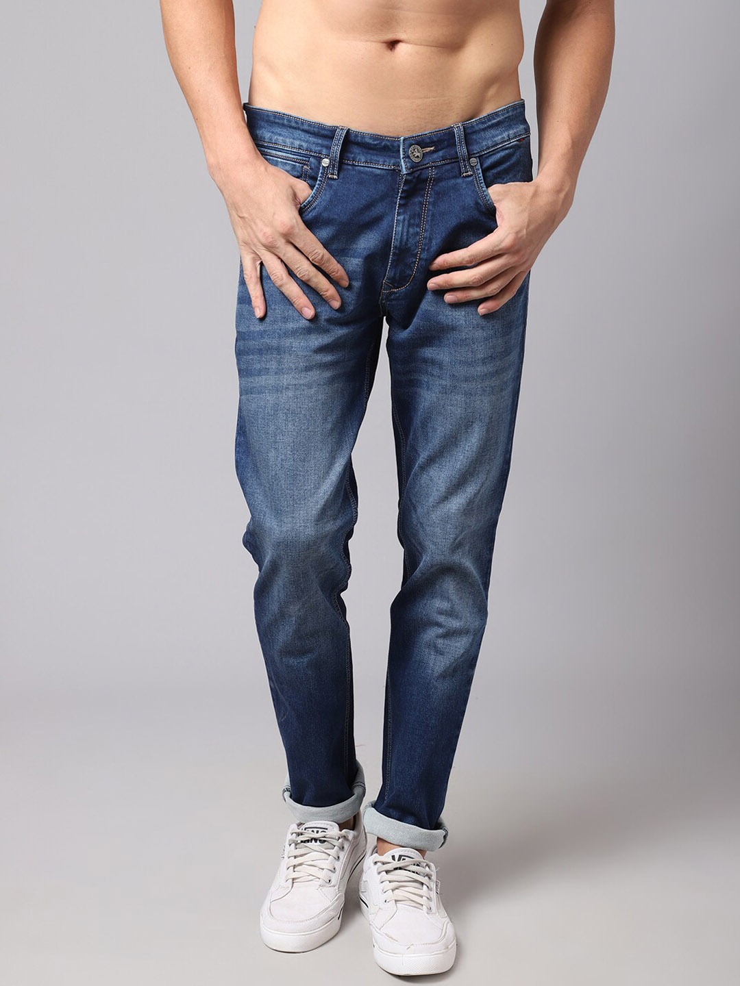 

Cantabil Men Blue Light Fade Stretchable Jeans