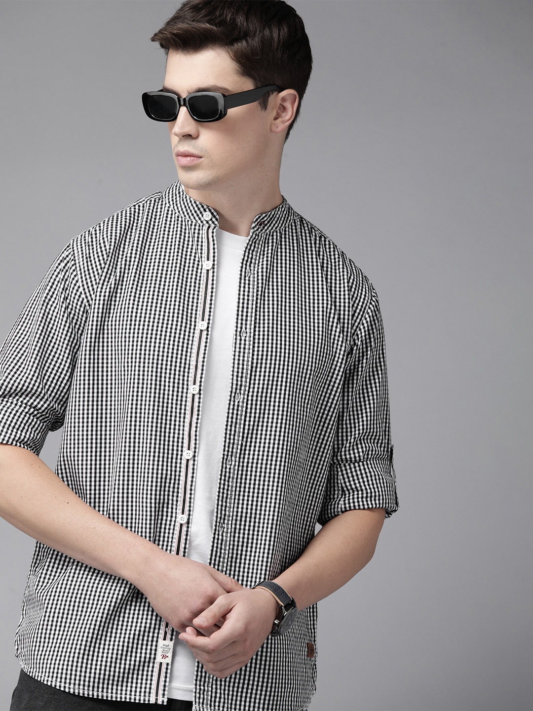 

Roadster Men Black Comfort Gingham Checks Checked Casual Shirt