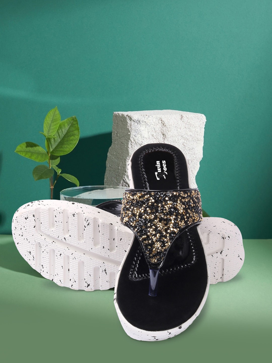 

TWIN TOES Women Black Embellished Open Toe Flats