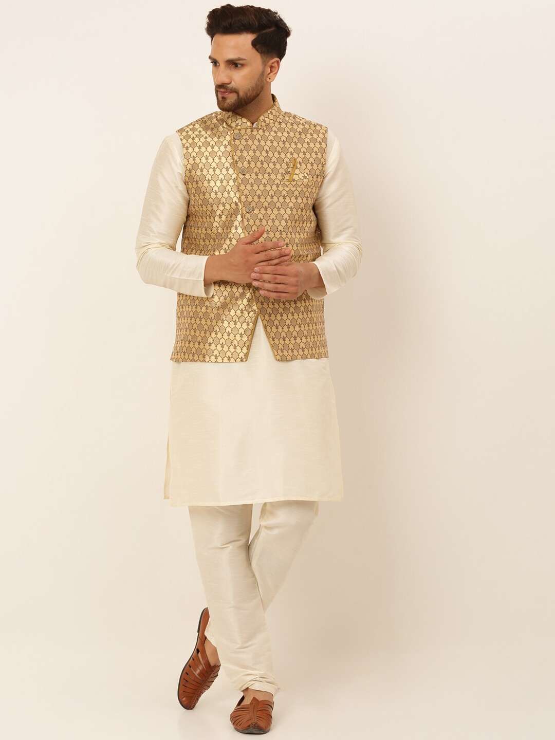 

Jompers Men Off White Ethnic Motifs Kurta with Pyjamas