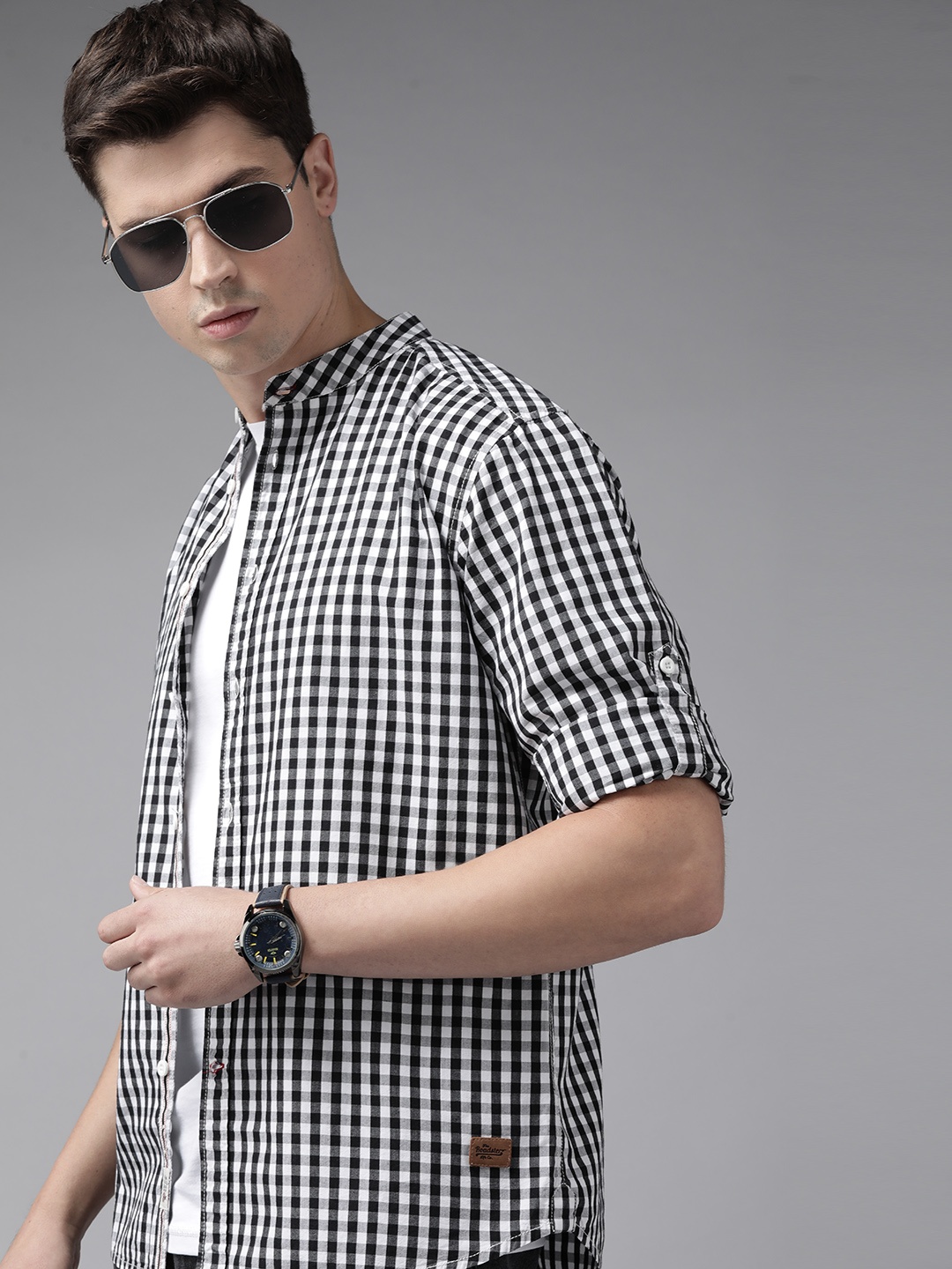 

Roadster Men Black Comfort Gingham Checks Checked Casual Shirt