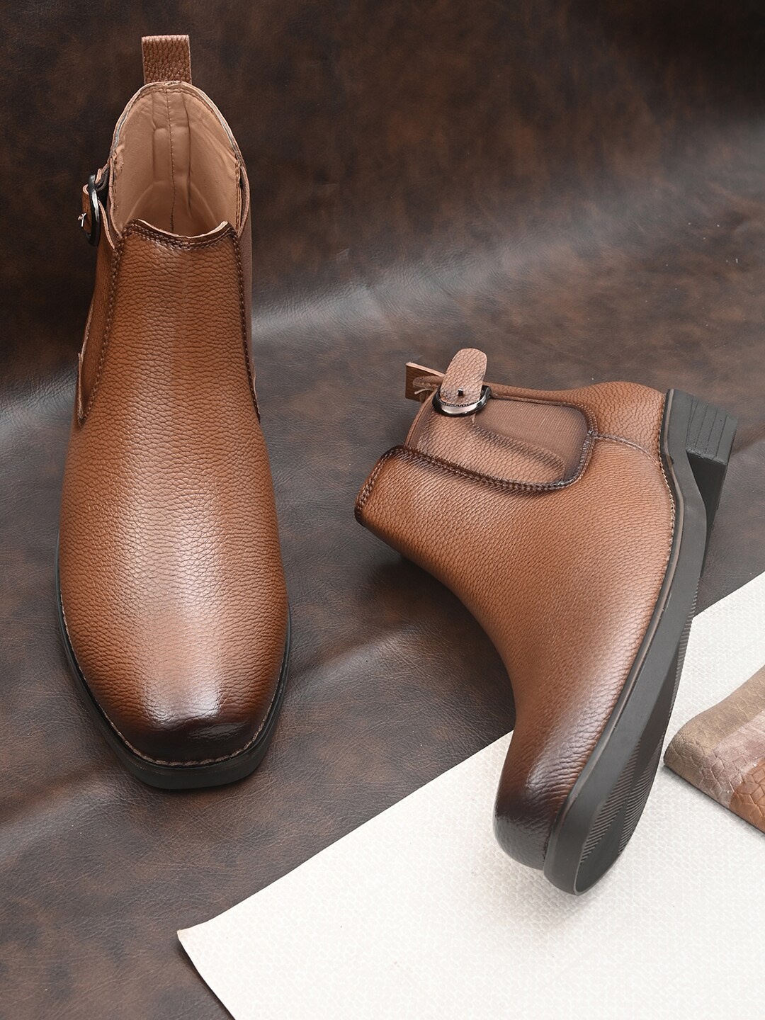 

Fentacia Men Tan Brown Textured Leather Chelsea Boots
