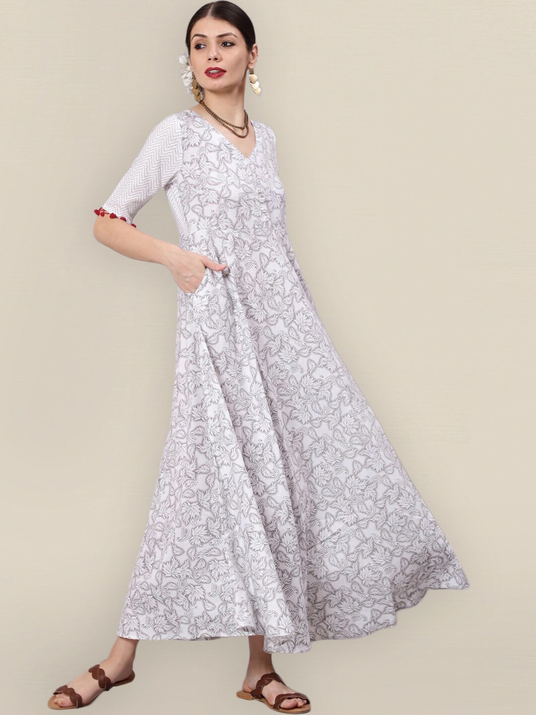 

Sangria Women White Floral Flared Ethnic Maxi Dress