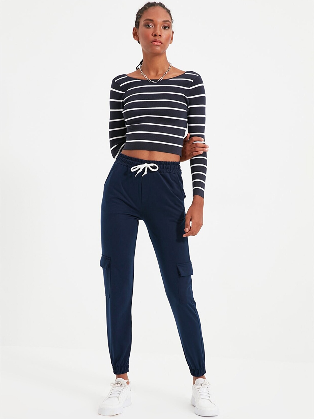 

Trendyol Women Navy Blue Solid Regular Fit Joggers
