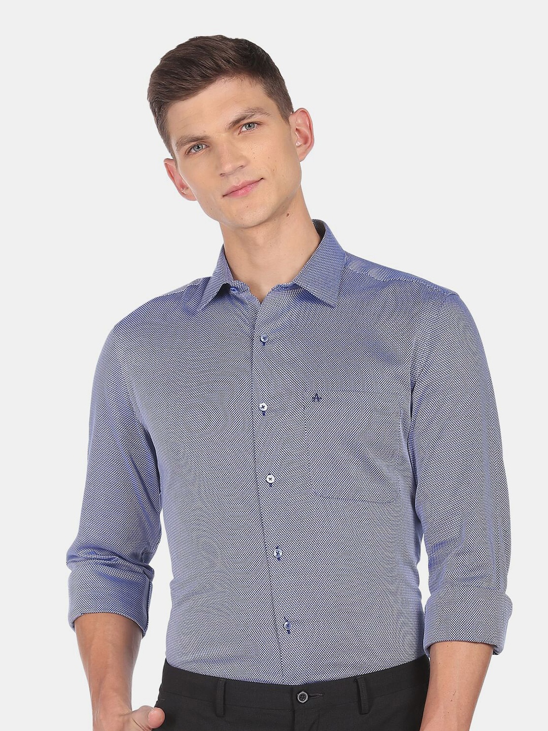 

Arrow Men Blue Solid Formal Shirt