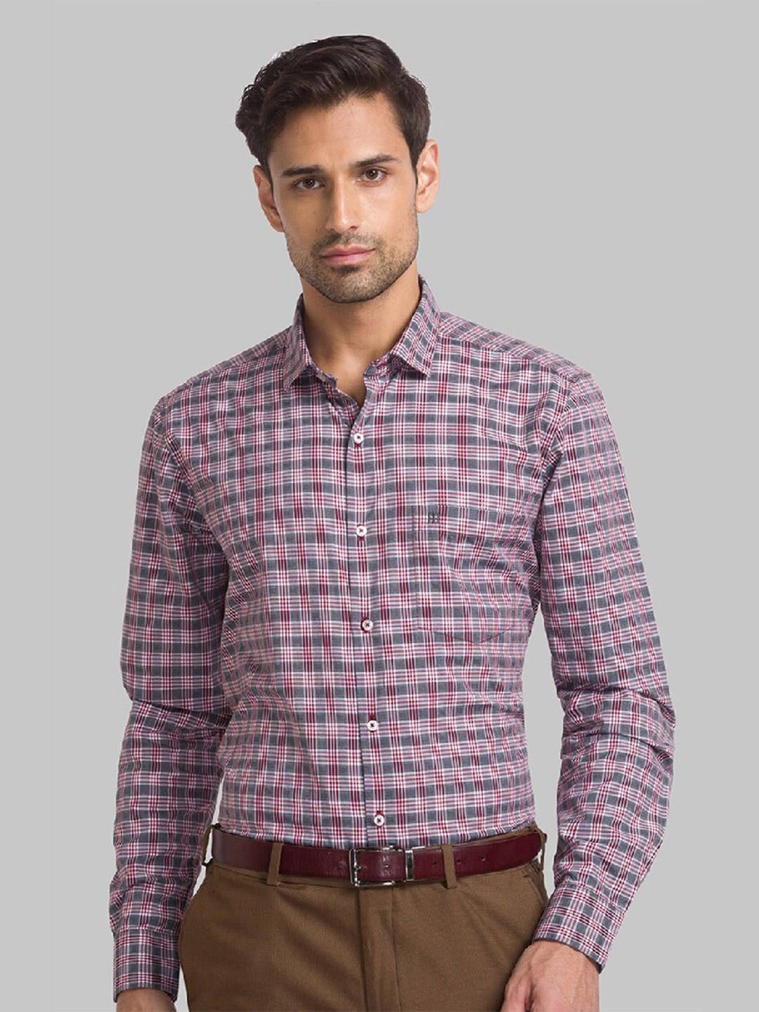 

Raymond Men Grey & Red Checked Pure Cotton Formal Shirts