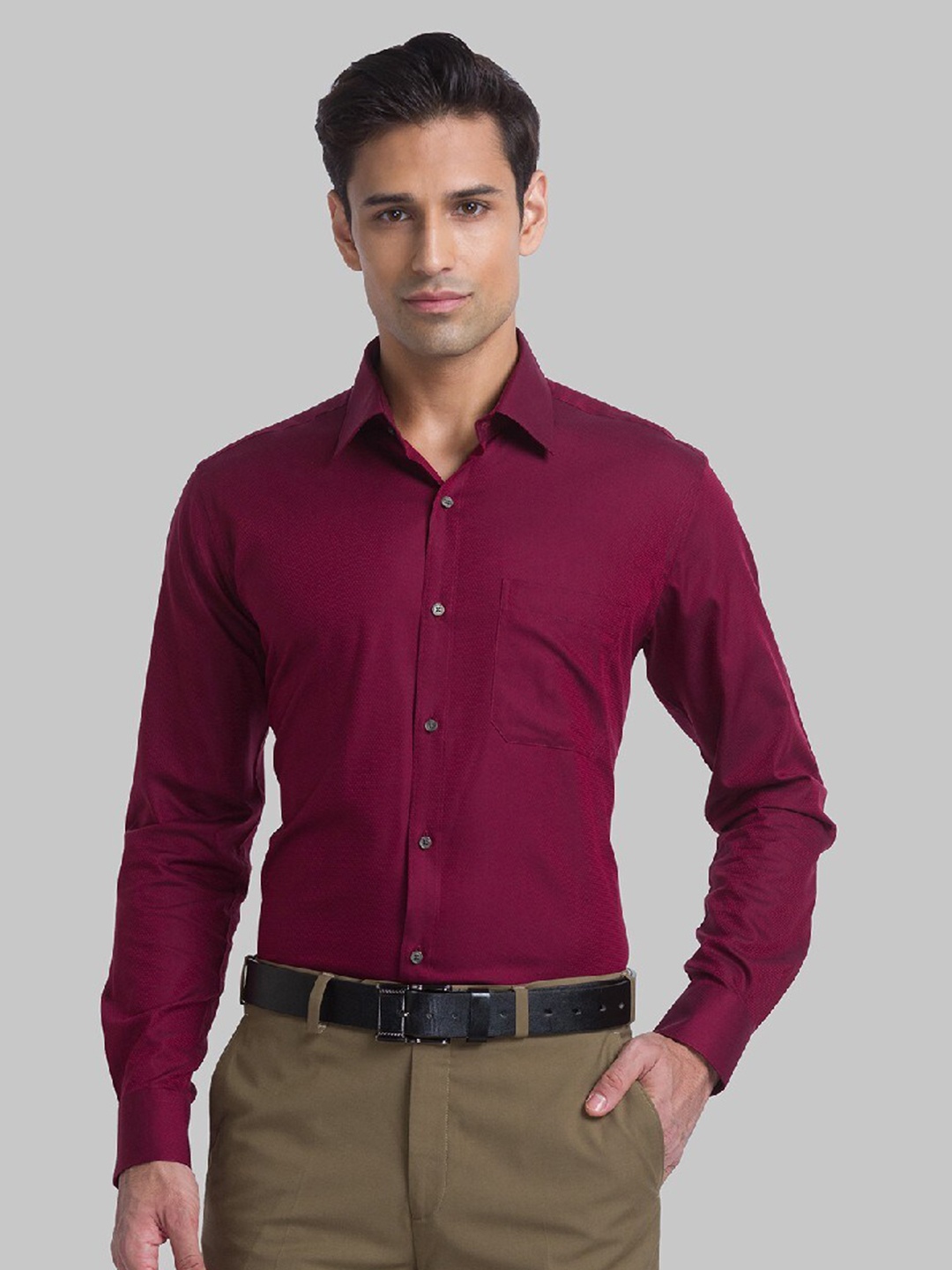 

Raymond Men Marron Solid Pure Cotton Formal Shirt, Maroon