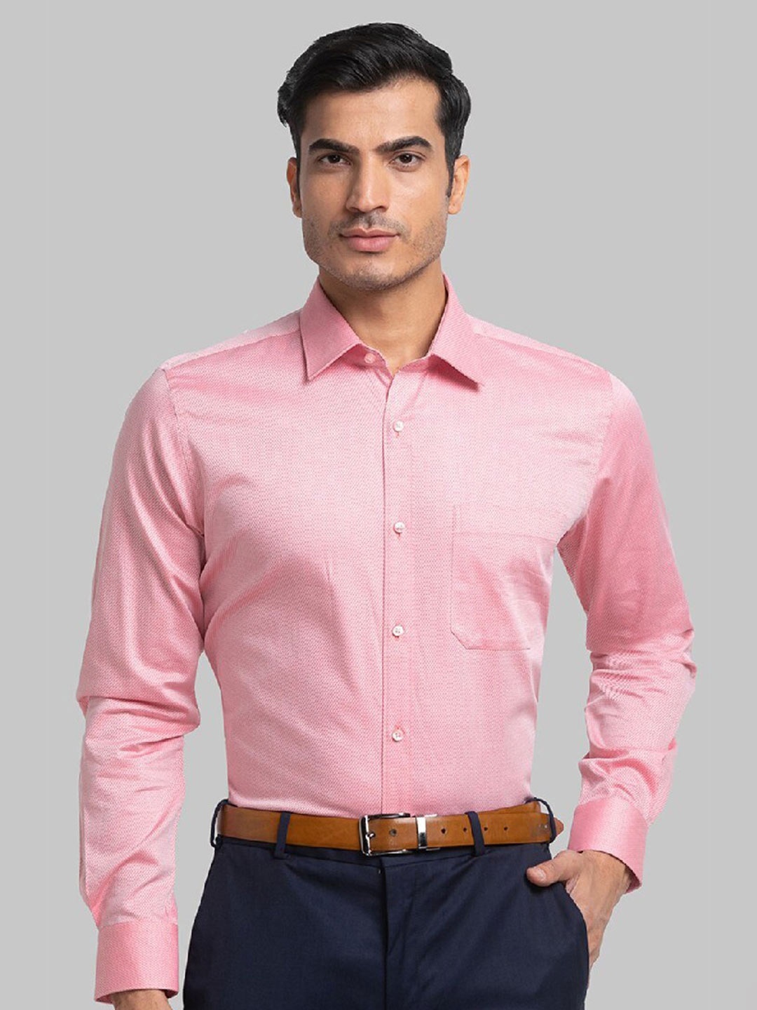 

Raymond Men Pink Solid Formal Regular Fit Shirt