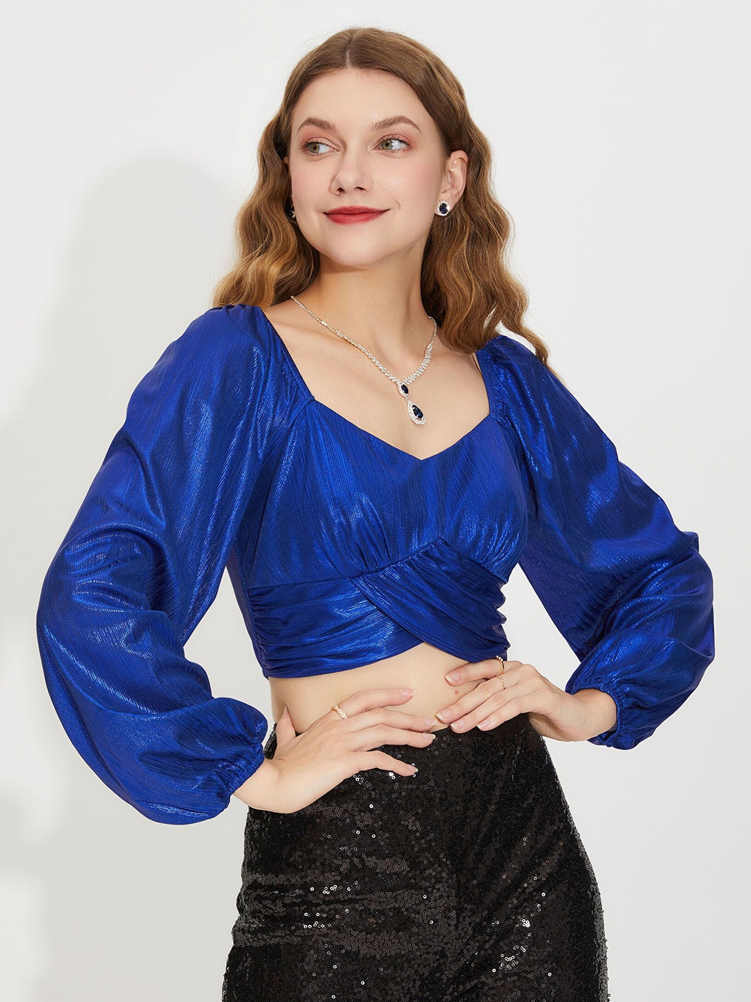 

URBANIC Women Blue Solid Ruched Crop Top