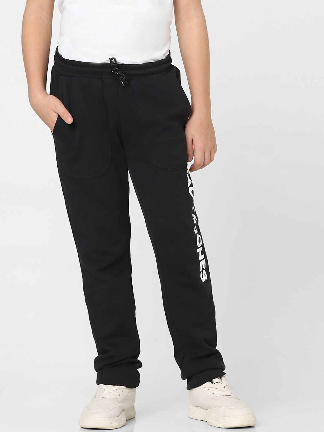 

Jack & Jones Junior Boys Black Solid Cotton Track Pant