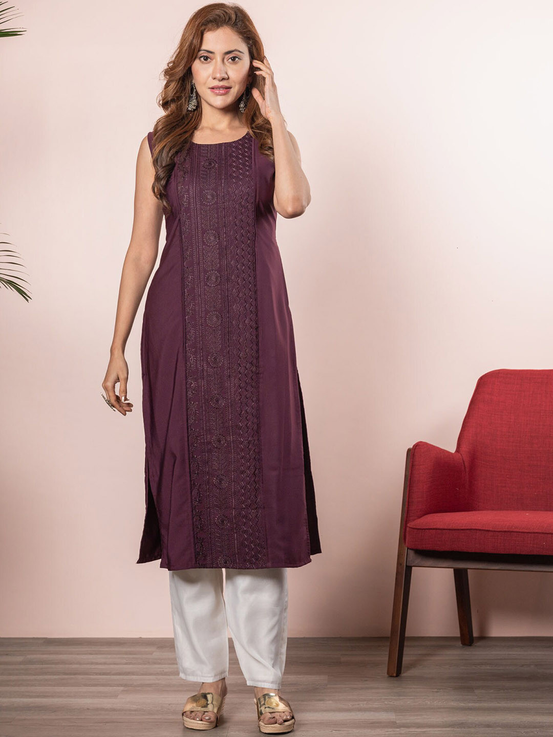 

BEATITUDE Women Red Geometric Embroidered Kurta