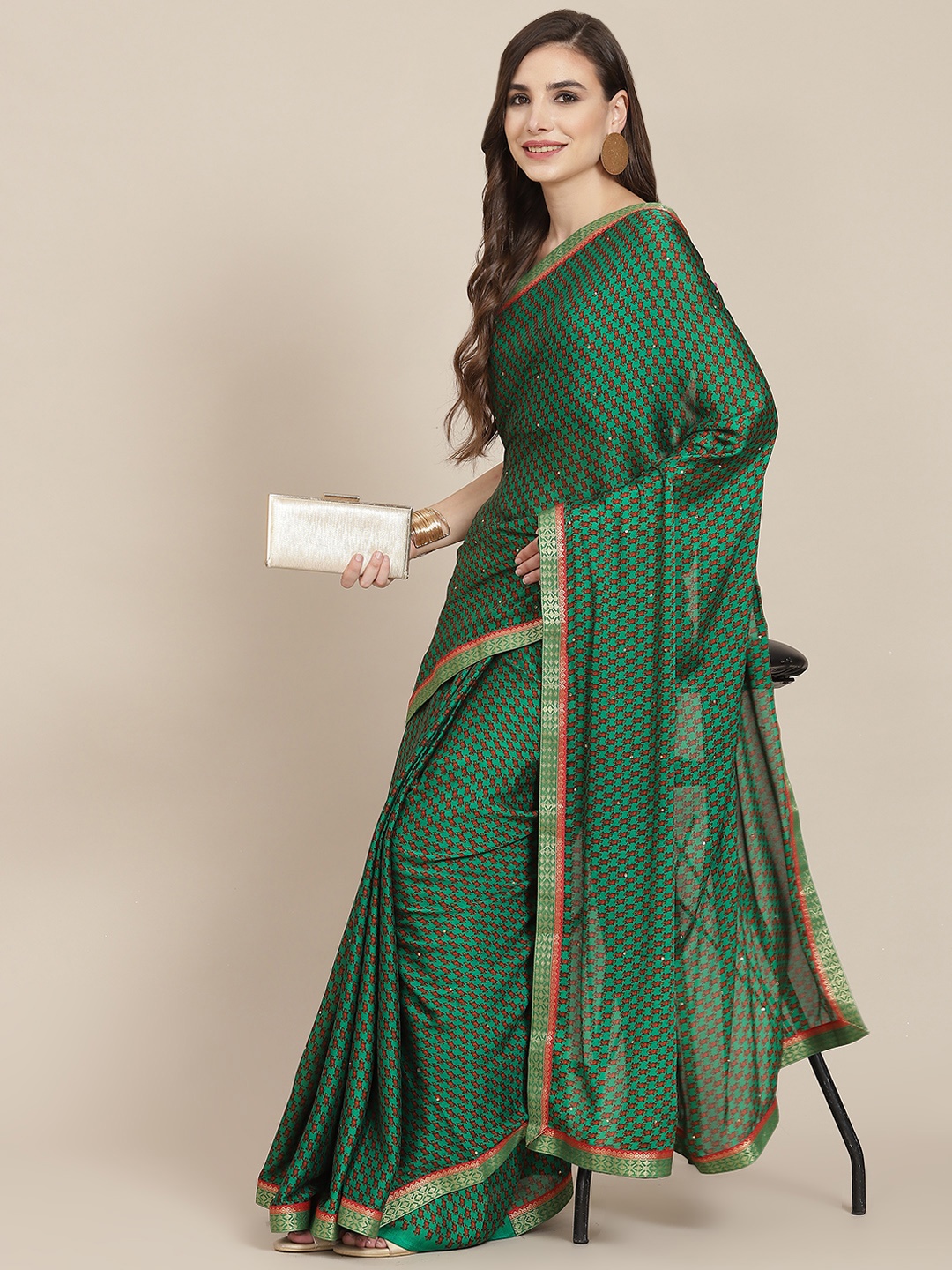

SAARYA Green & Red Geometric Printed Saree with Blouse Piece