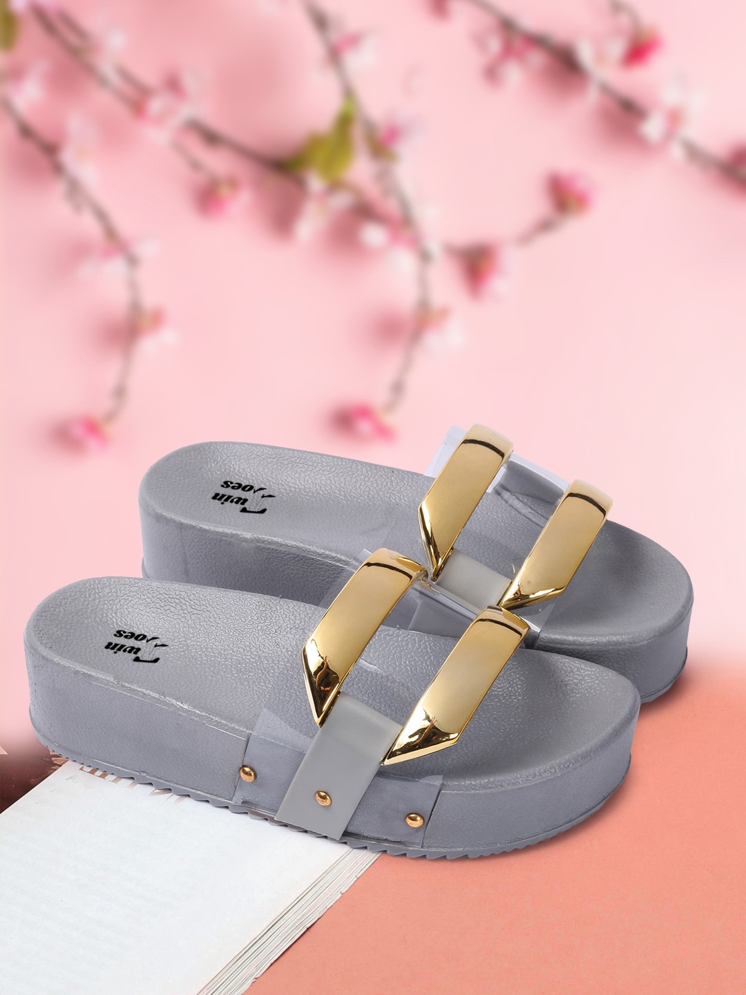 

TWIN TOES Grey Embellished Platform Sandals