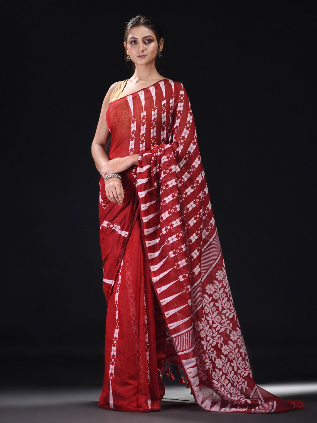 

BEATITUDE Red & White Woven Jacquard Silk Cotton Saree