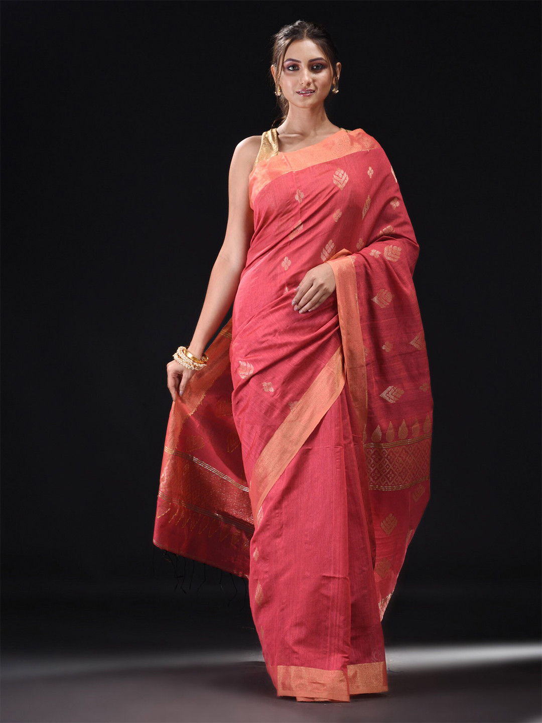 

BEATITUDE Pink & Gold-Toned Ethnic Motifs Zari Saree