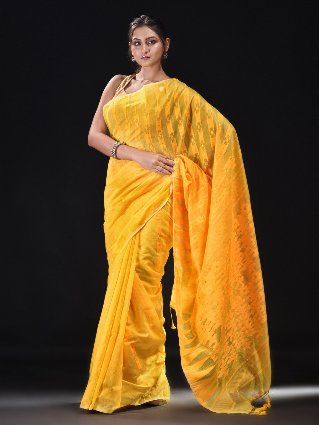 

BEATITUDE Yellow Floral Silk Cotton Jamdani Saree