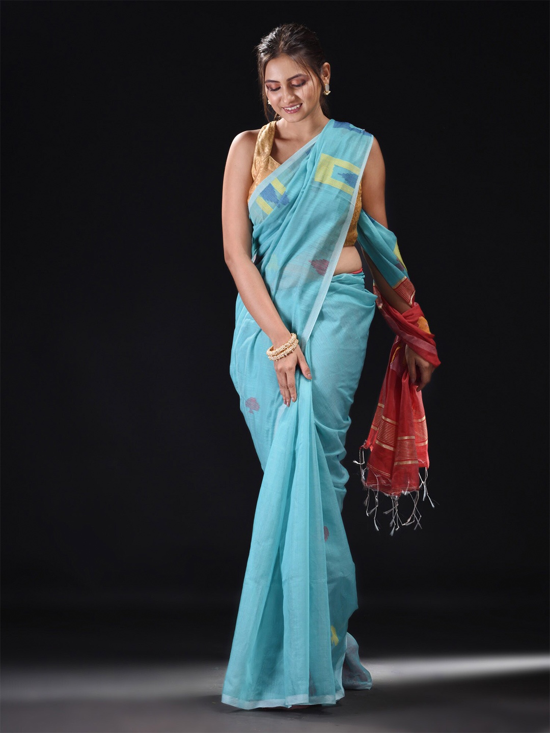 

BEATITUDE Blue & Coral Woven Design Jamdani Saree