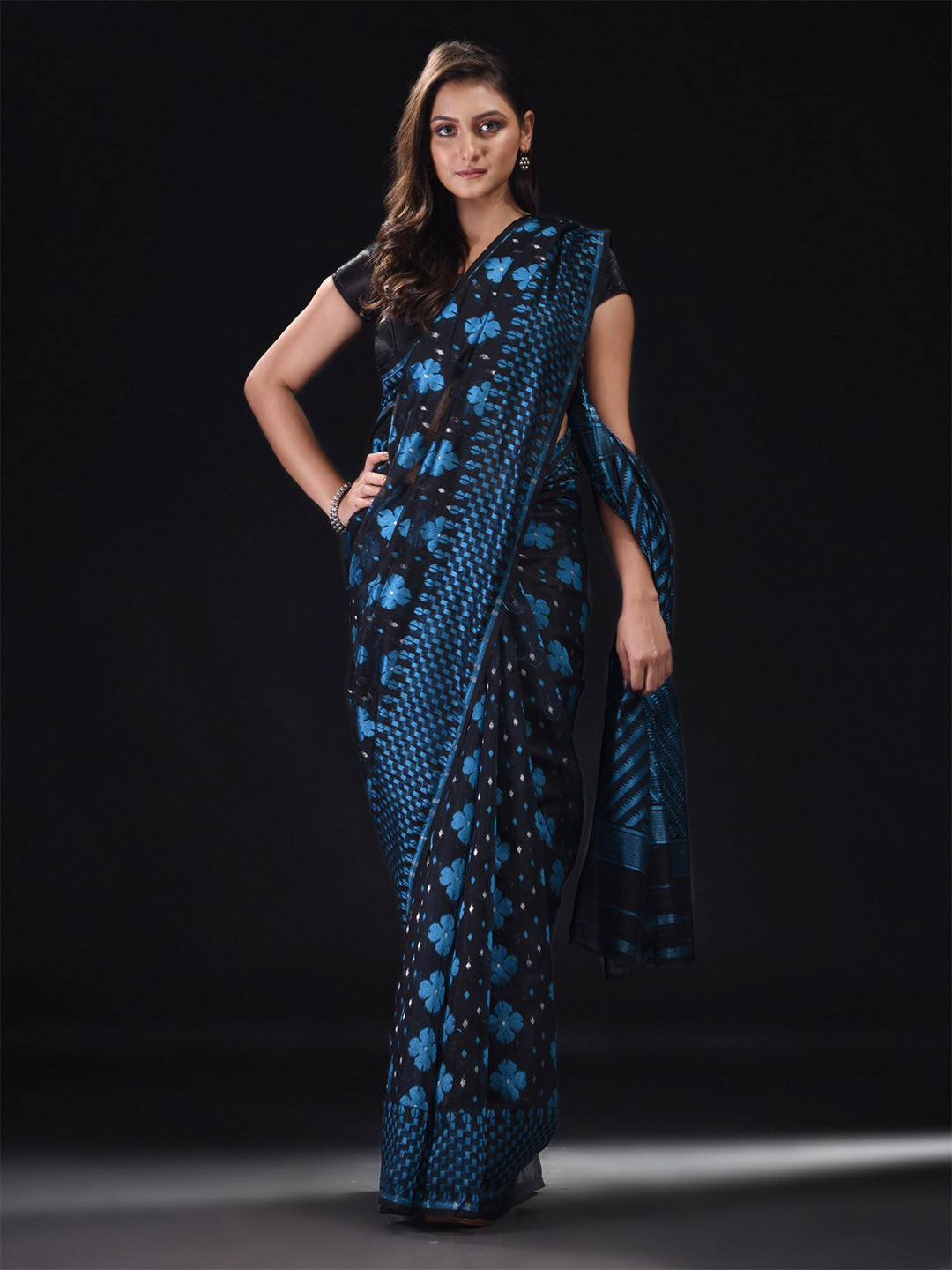 

BEATITUDE Black & Blue Woven Design Silk Cotton Jamdani Saree