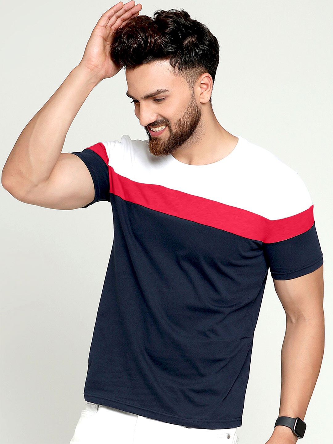 

AUSK Men Blue & Red Colourblocked T-shirt