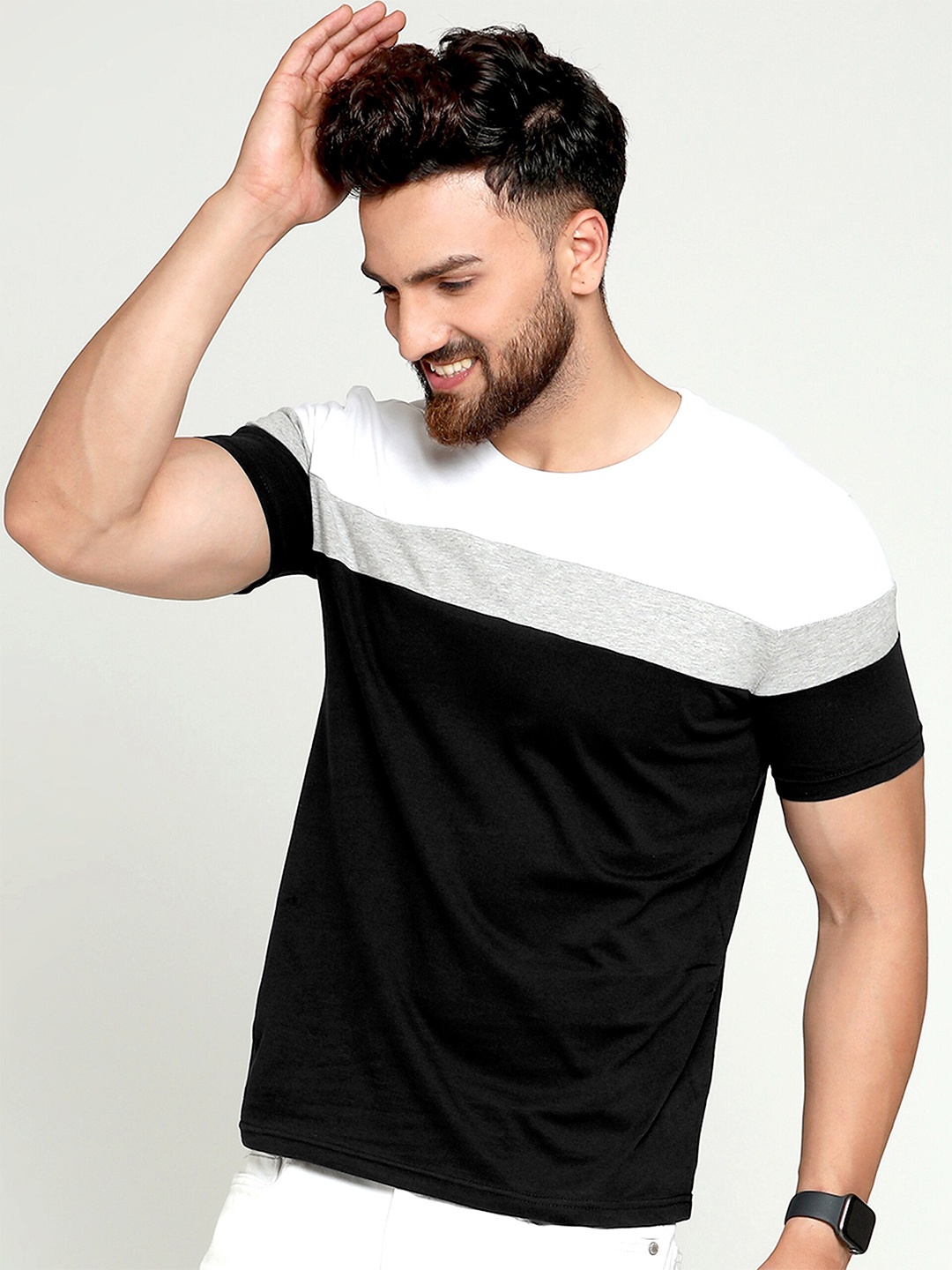 

AUSK Men Black & White Colourblocked Cotton T-shirt