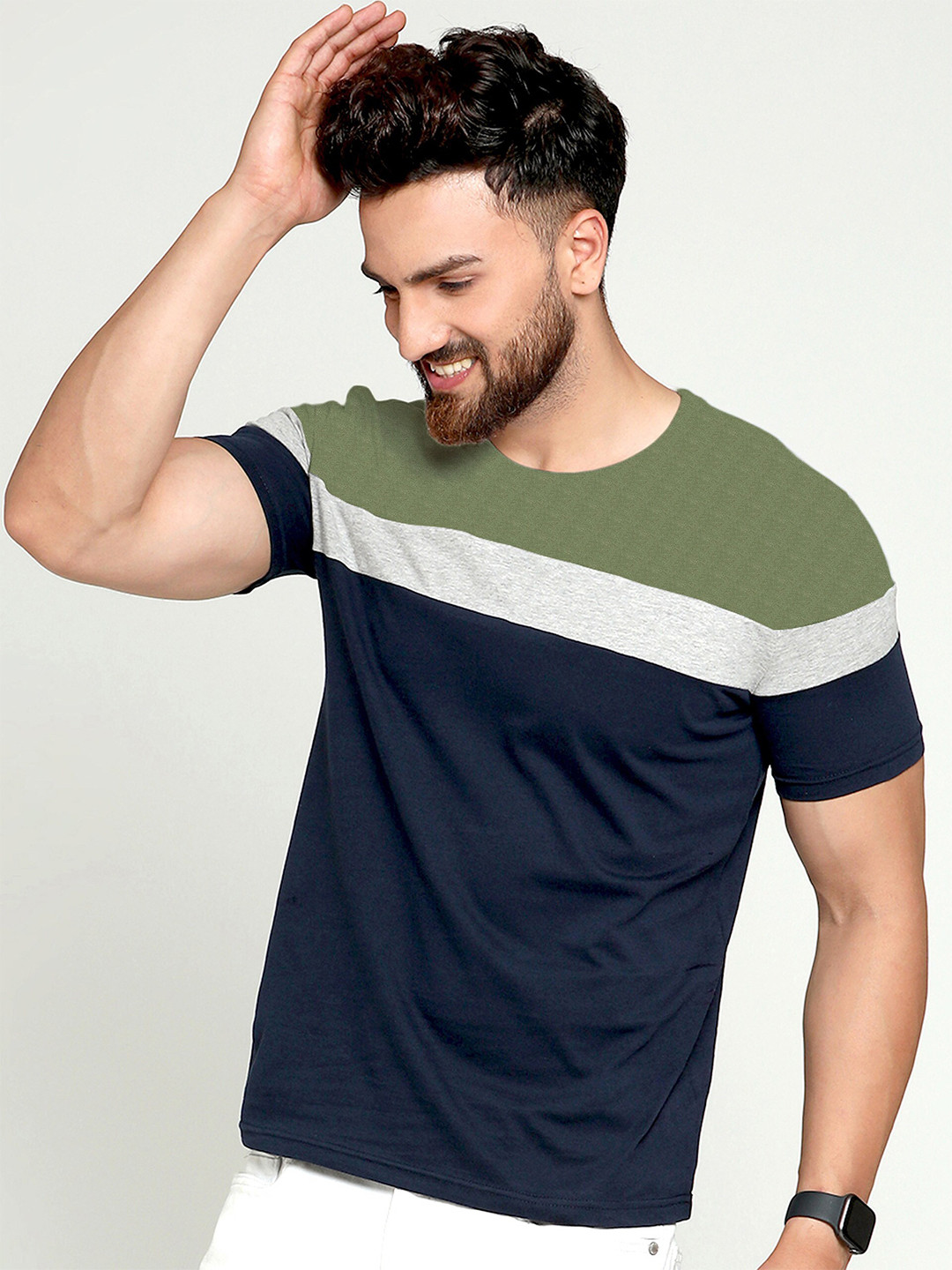 

AUSK Men Blue & Green Colourblocked T-shirt