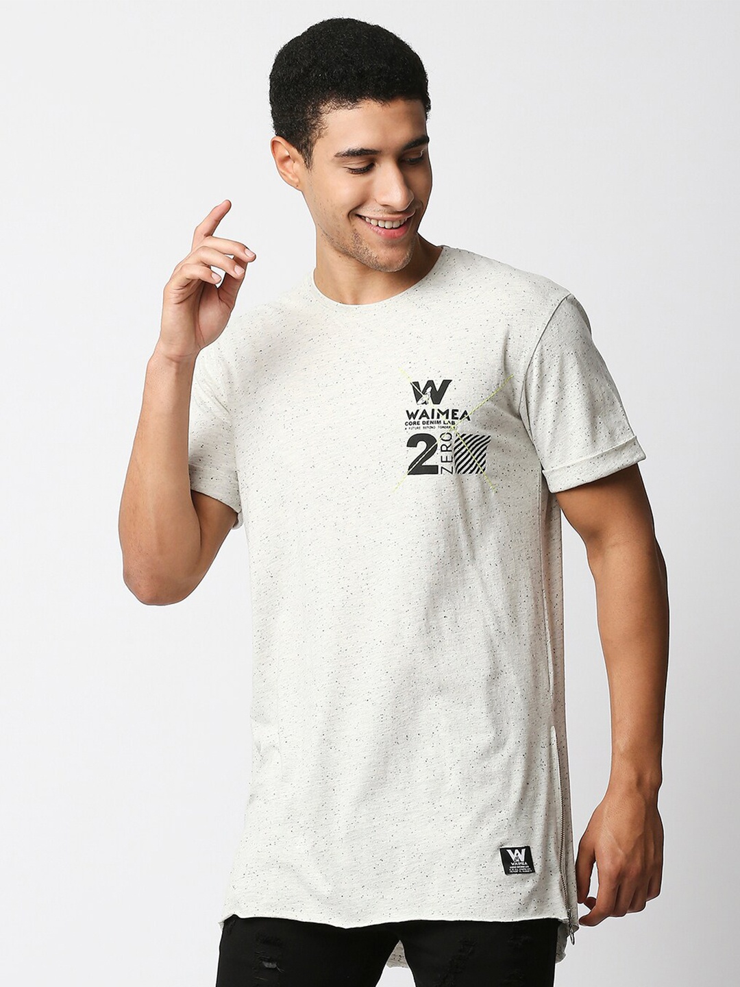 

WAIMEA Men Grey & Black Cotton Solid T-shirt
