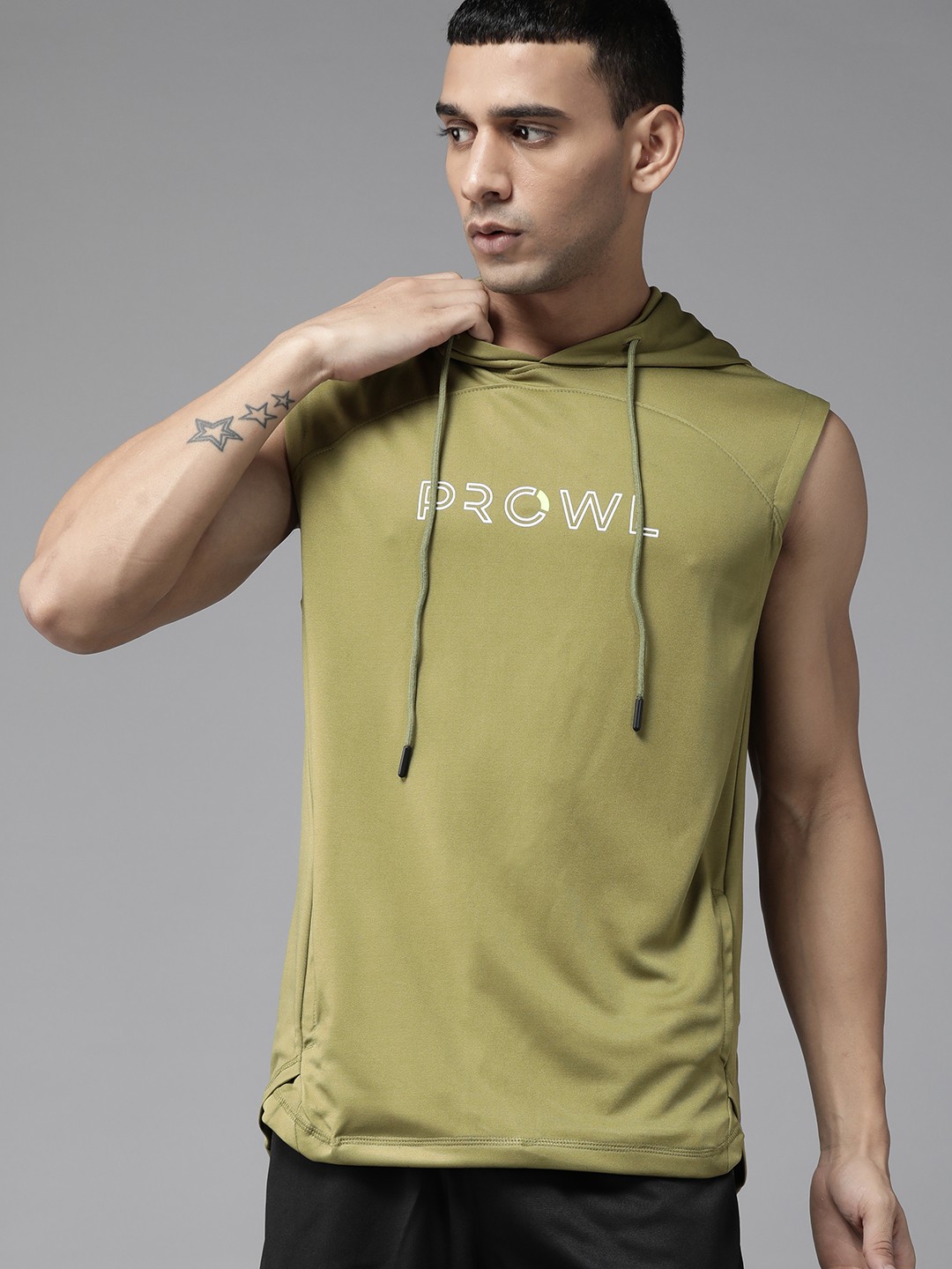 

PROWL by Tiger Shroff Men Olive Green Brand Logo Printed Speed-Dry Hooded Sweatshirt