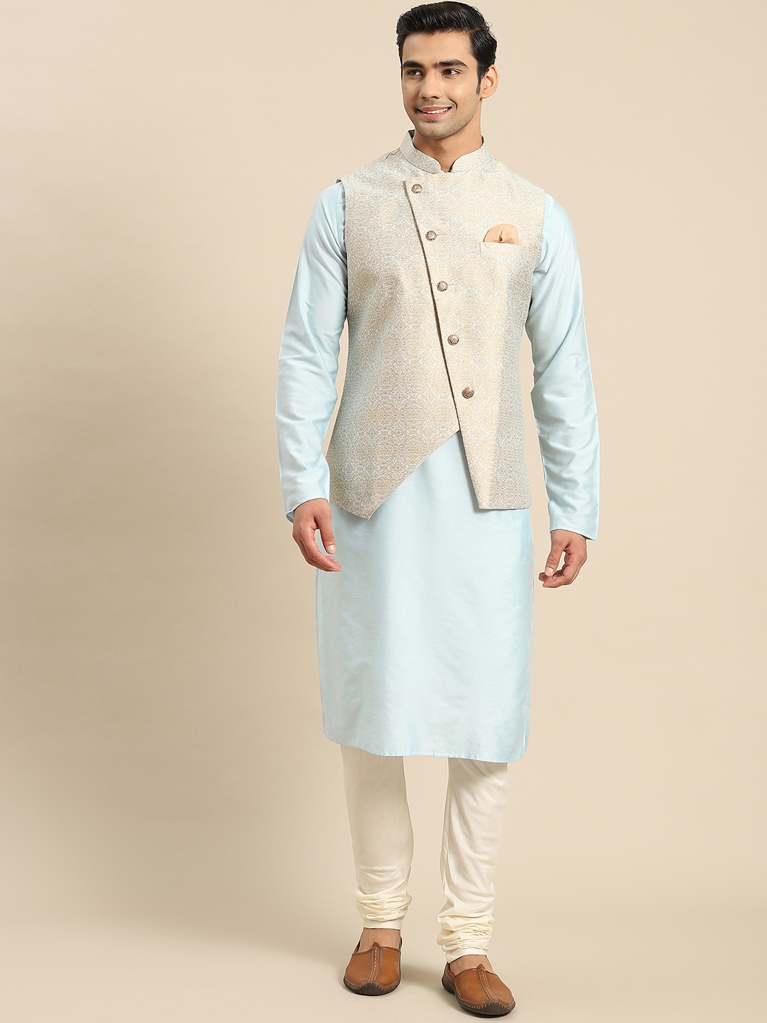 

KISAH Men Turquoise Blue Kurta with Churidar & Nehru Jacket