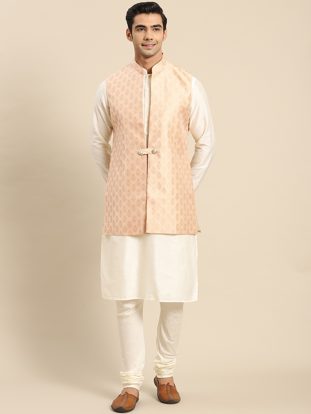 

KISAH Men White Kurta with Churidar & Nehru Jacket
