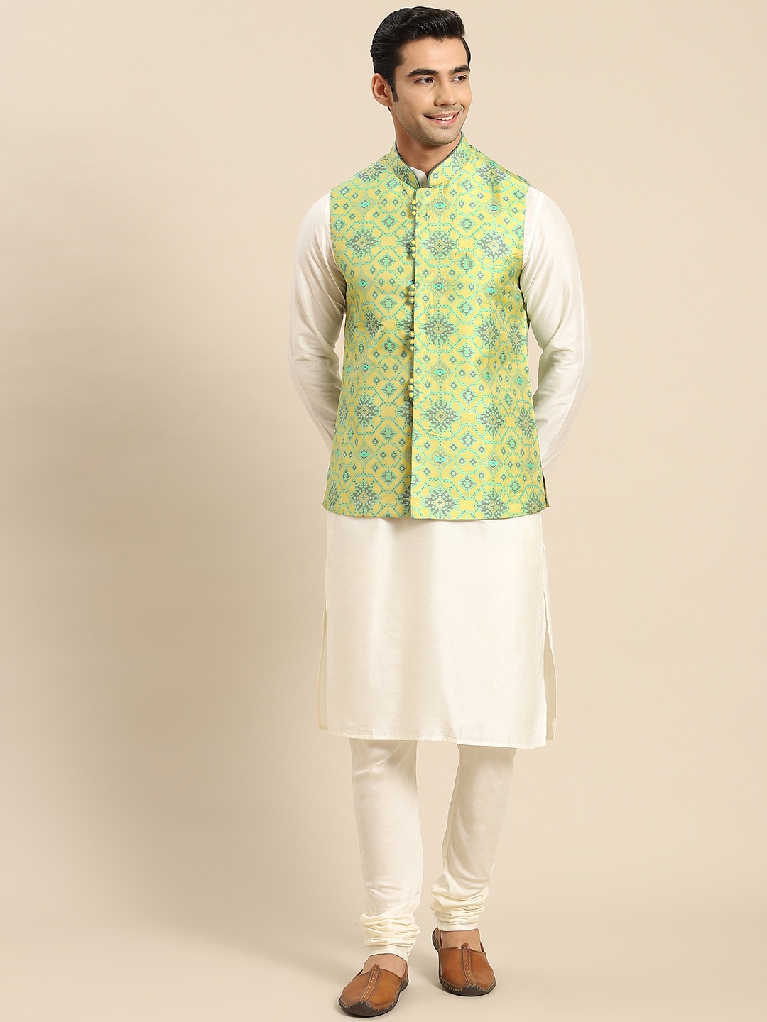 

KISAH Men White Kurta with Churidar & Nehru Jacket