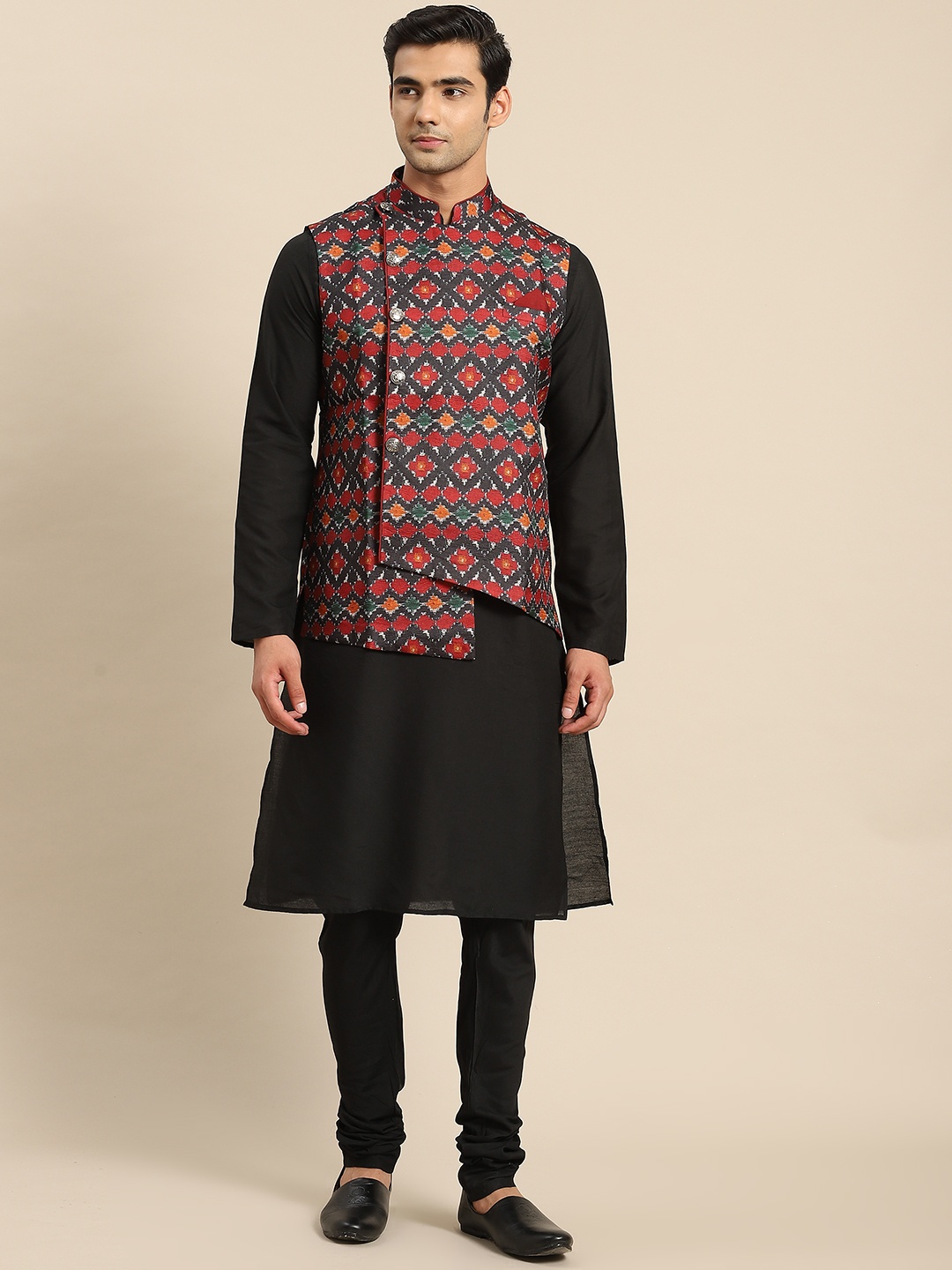 

KISAH Men Black Kurta with Churidar & Nehru Jacket