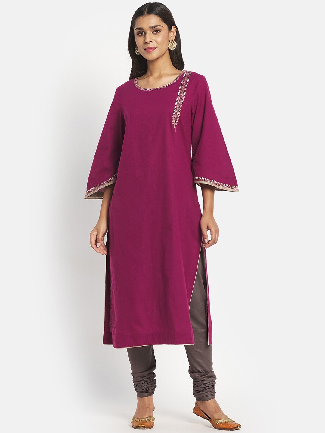 

Fabindia Women Magenta Flared Sleeves Thread Work Kurta