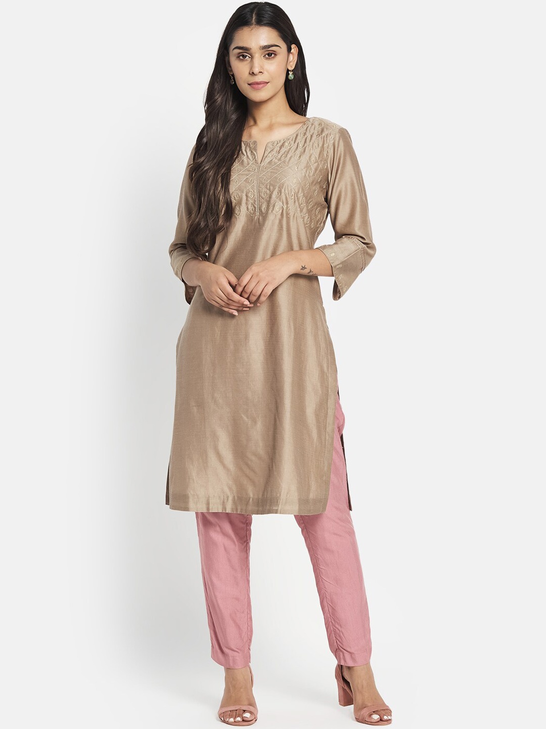 

Fabindia Women Beige Paisley Yoke Design Thread Work Kurta