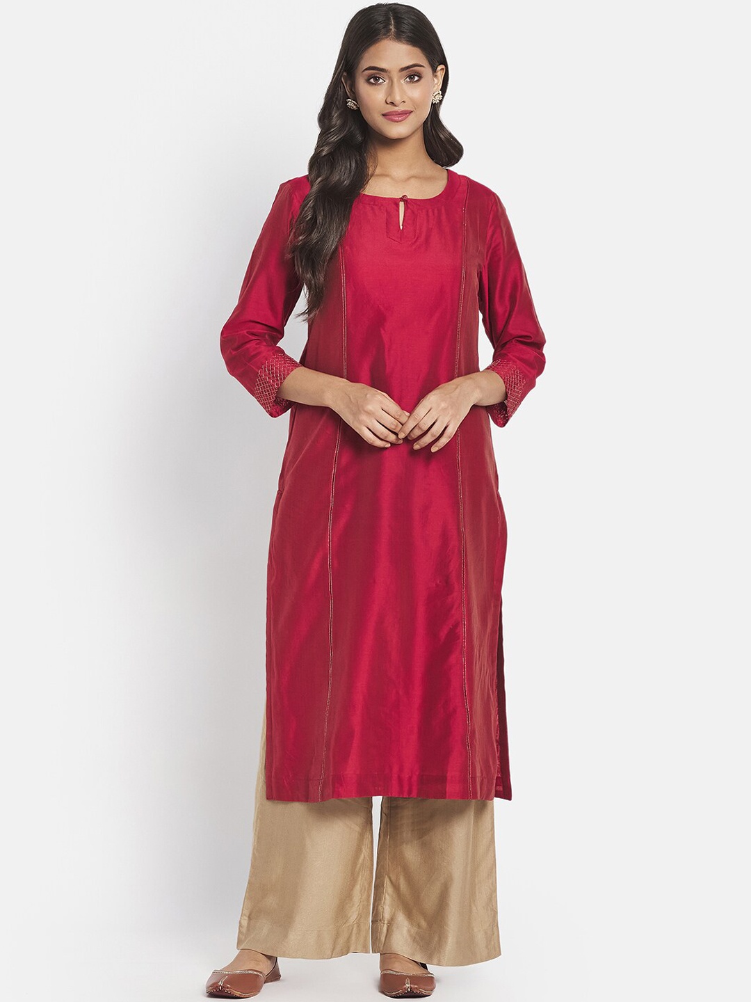 

Fabindia Women Maroon Solid Keyhole Neck Thread Work Panelled Kurta