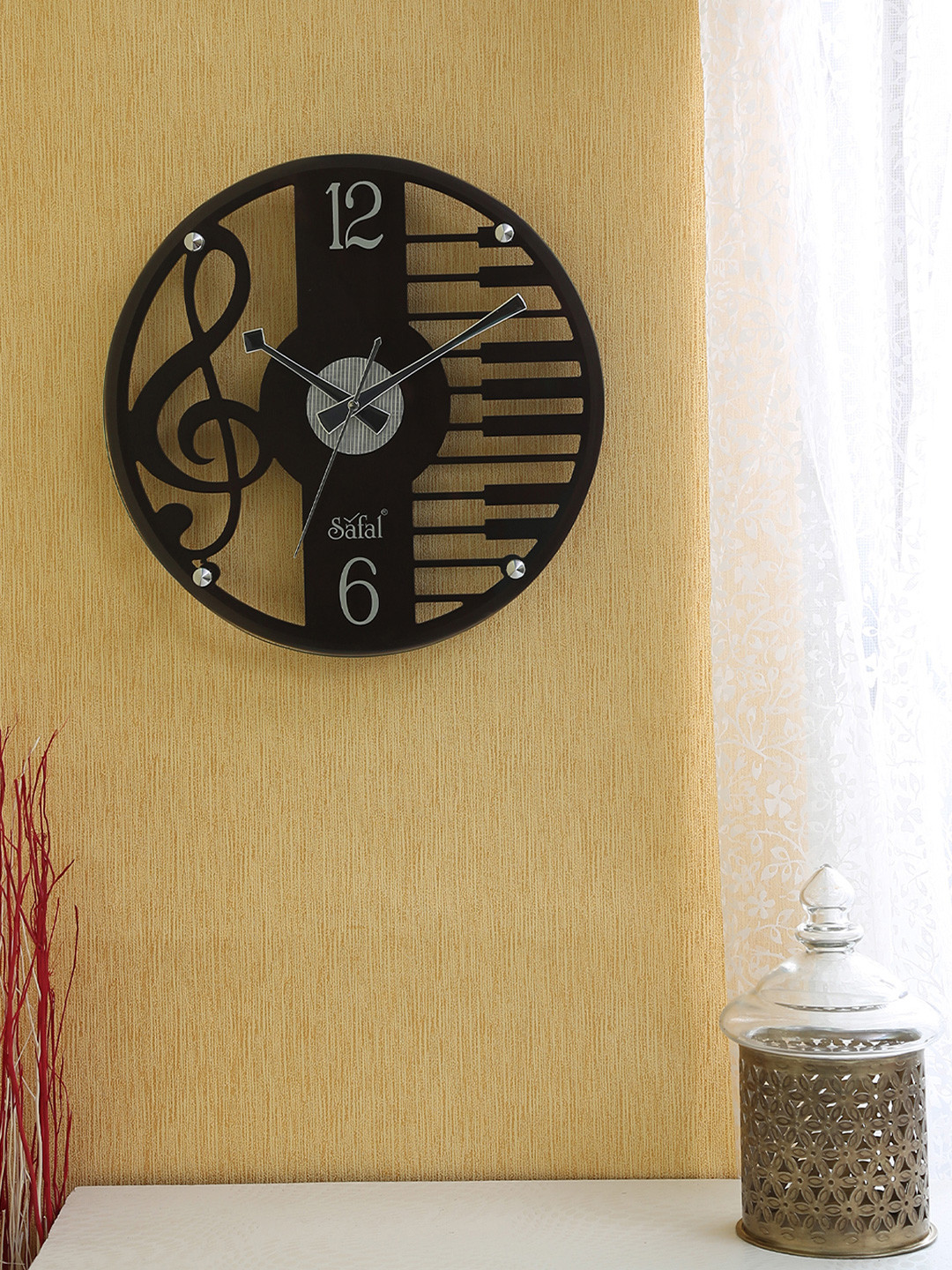 

Safal Brown Round Analogue Wall Clock