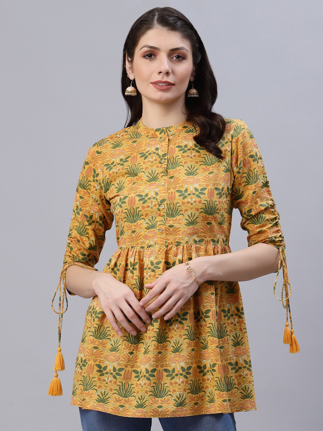 

Ragavi Women Yellow & Green Print Mandarin Collar Longline Top