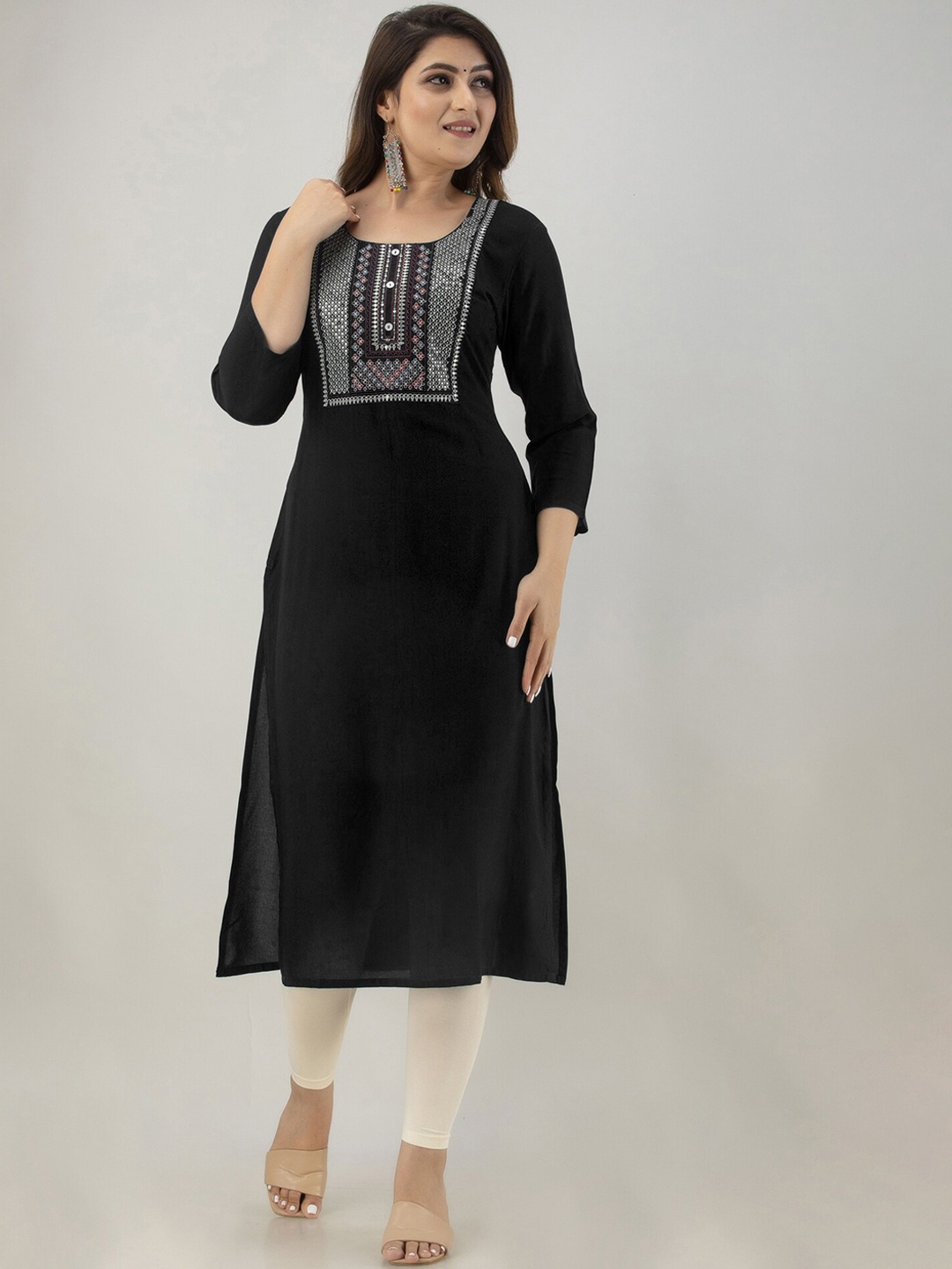 

PREKSHA Women Black Geometric Embroidered Thread Work Kurta