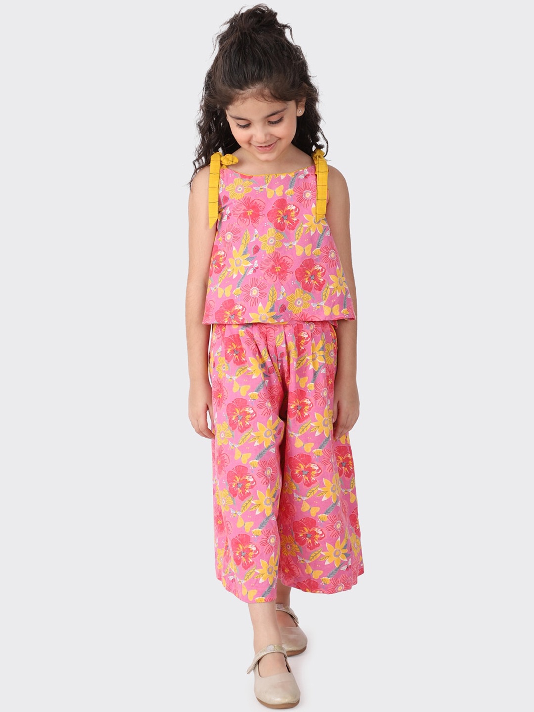 

Fabindia Girls Pink & Yellow Printed Top with Trousers