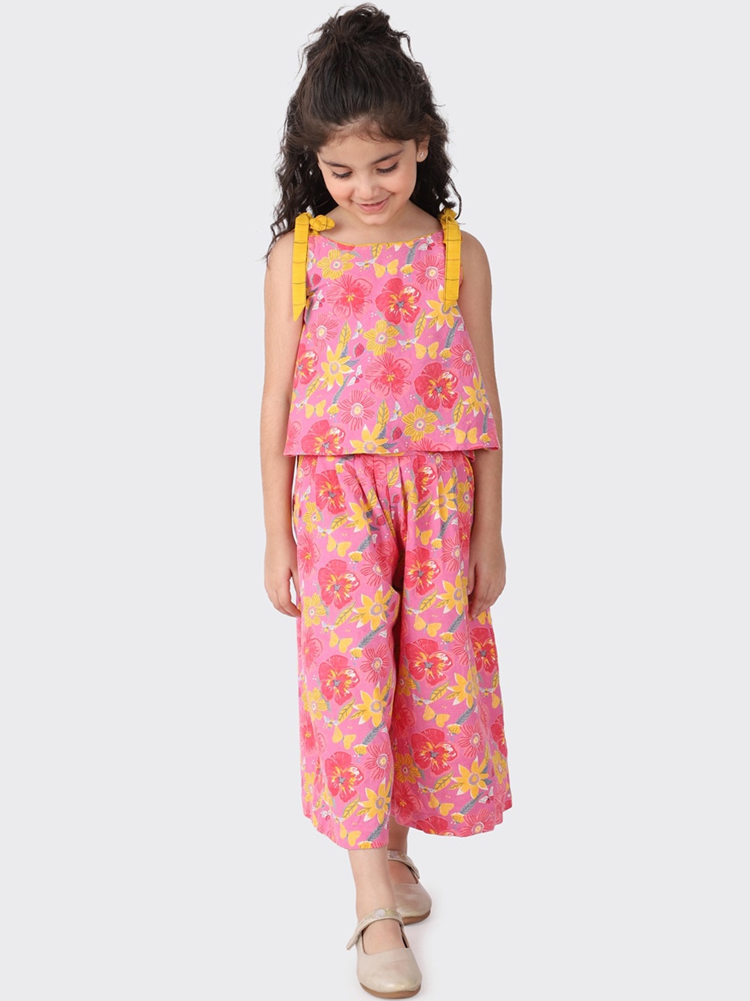

Fabindia Girls Pink & Yellow Printed Top with Trousers