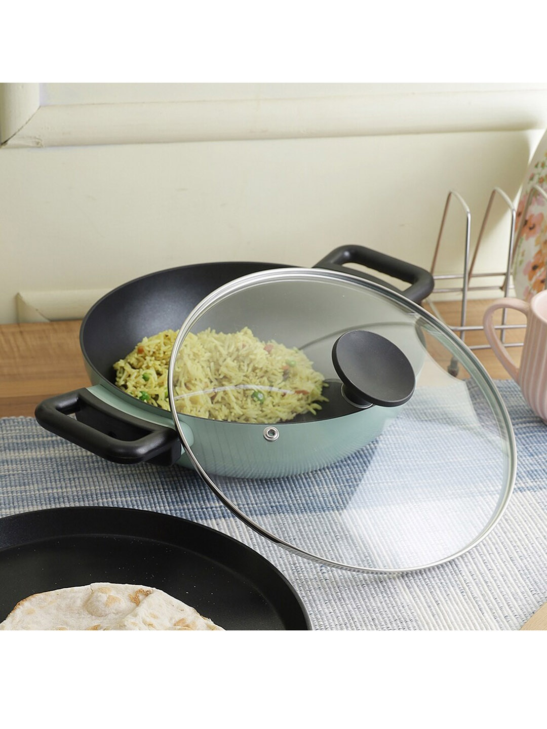 

Lock & Lock 2 Pieces of Green & Black Solid Aluminum Induction Base Cookware