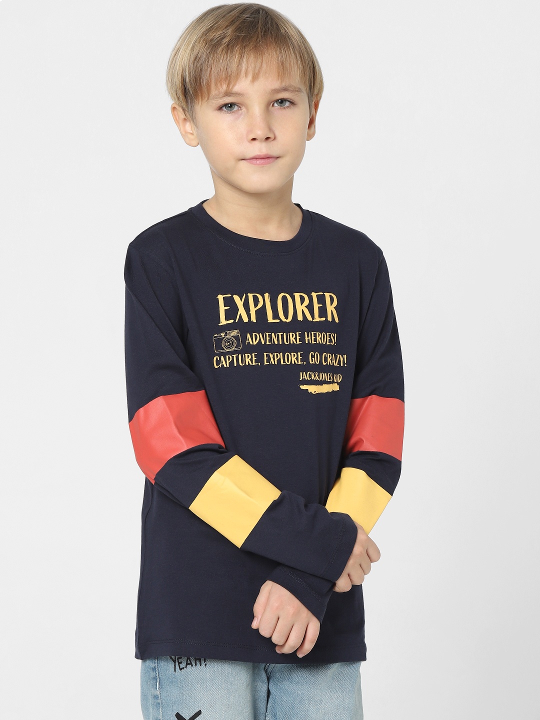 

Jack & Jones Junior Boys Blue & Red Typography Printed Slim Fit T-shirt