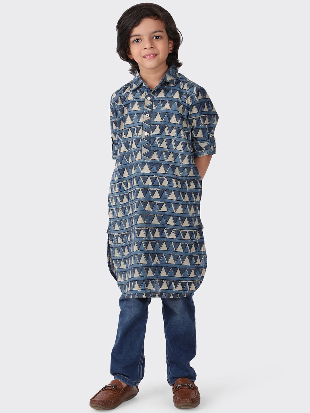 

Fabindia Boys Navy Blue Geometric Printed Kurta