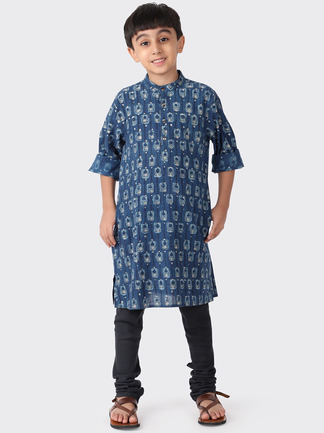 

Fabindia Boys Navy Blue Printed Kurta