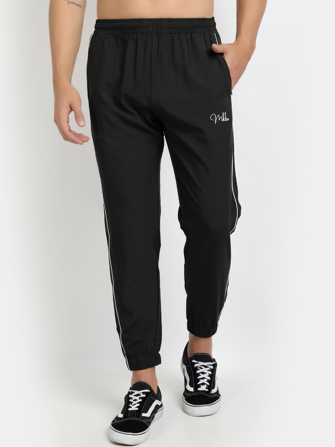 

MKKO Men Black Solid Sports Track pant