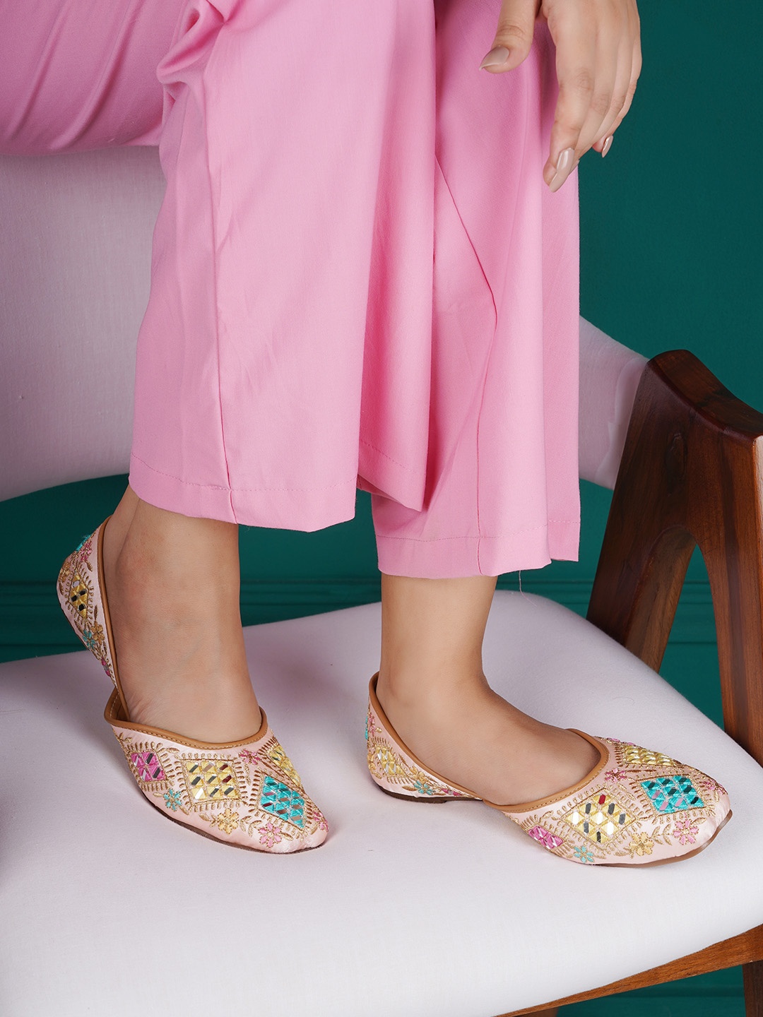 

Shezone Women Pink Embellished Ethnic Mojaris Flats